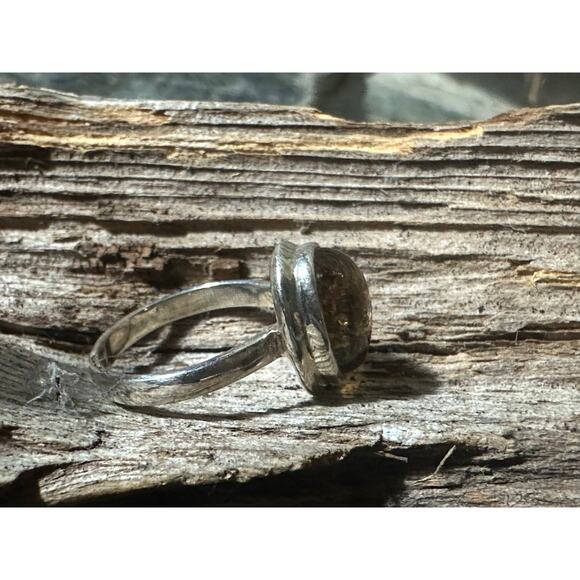 Sterling Silver Citrine Oval Size 7 Gemstone Ring - Picture 3 of 4